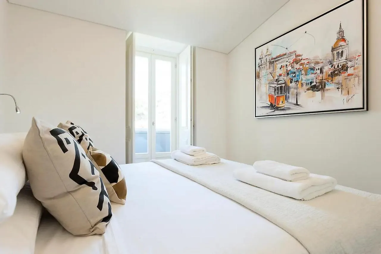 Flh Mouraria Art Apartment With Pool Лиссабон