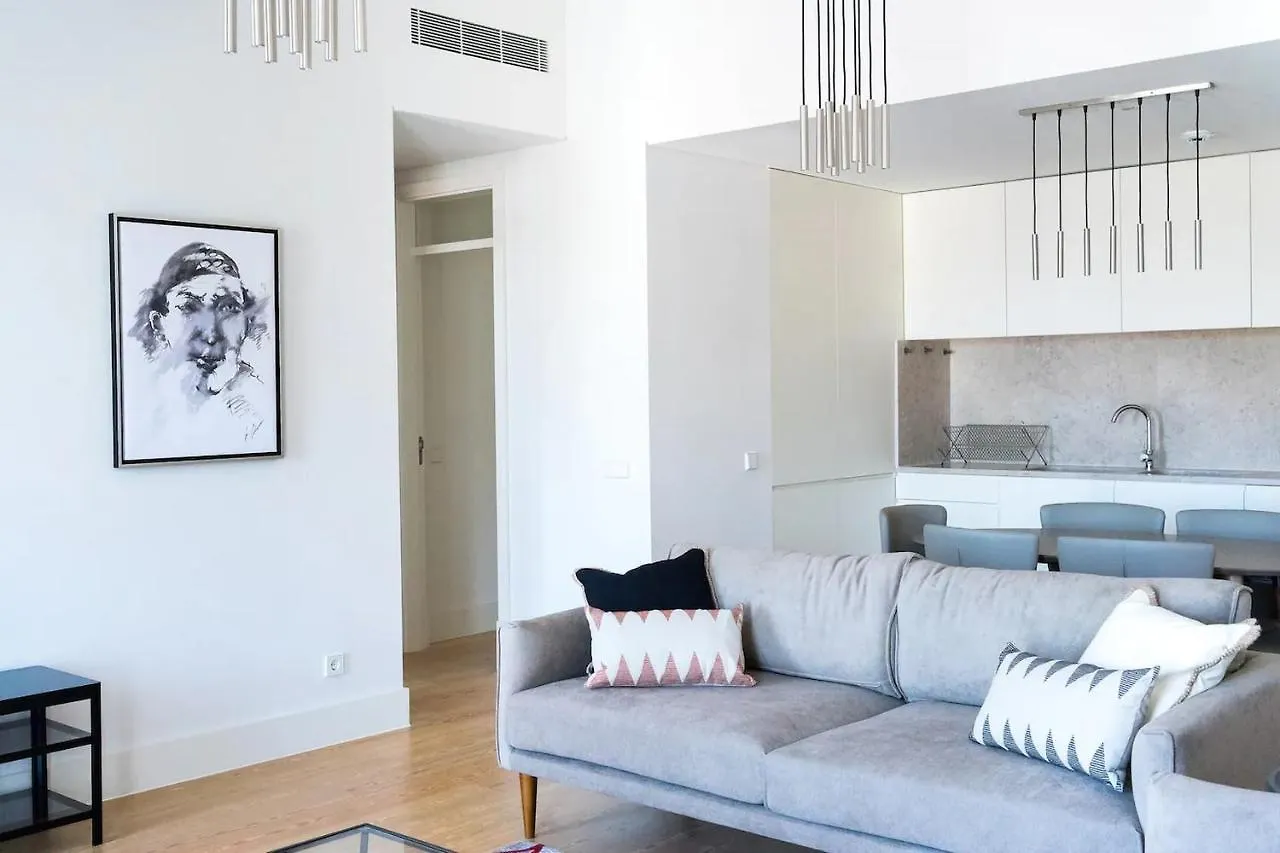 Flh Mouraria Art Apartment With Pool Лиссабон